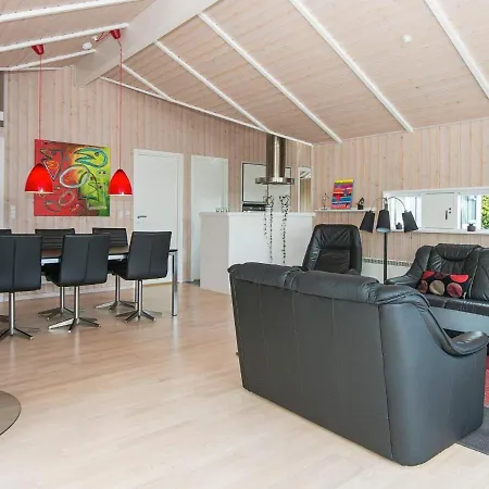 Holiday Bjert Xi Semesterbostad Binderup Strand